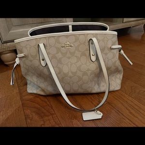 Coach, Tote, White, 3 Sections